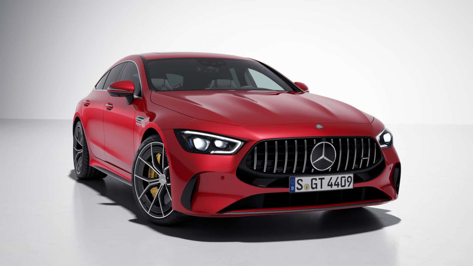 Νέα μάσκα & έξτρα εξοπλισμός για τη Mercedes-AMG GT 63 S E Performance